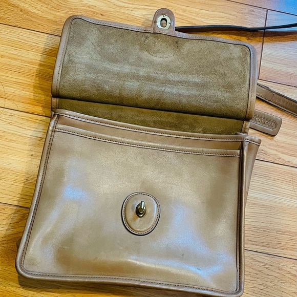 Classic Tan Leather Bag - Picture 4 of 6